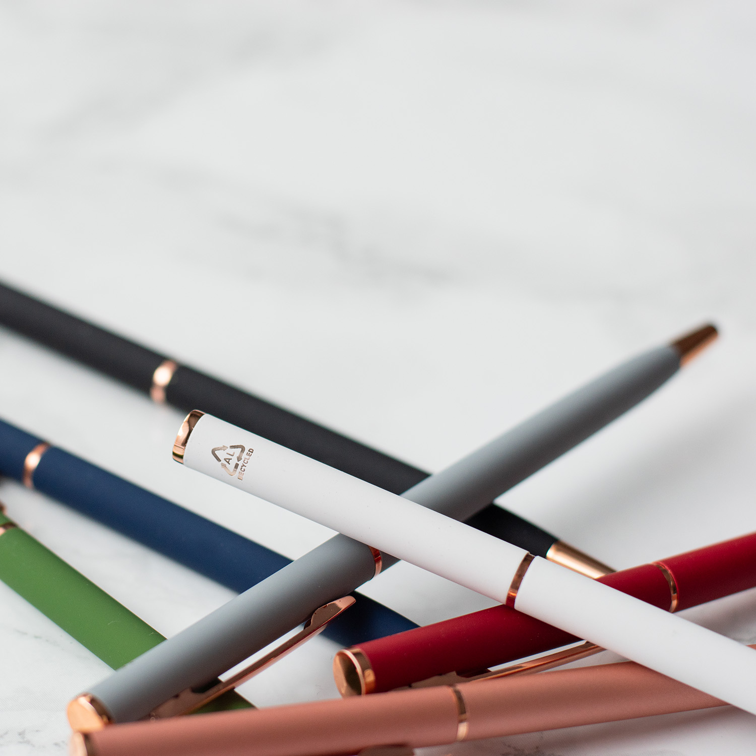 dizajnové farebné perá elegant recyklovaný kov dizajnové farebné perá elegant recyklovaný kov