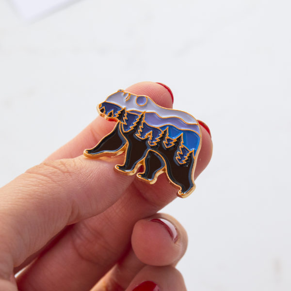 Medveď hory pin