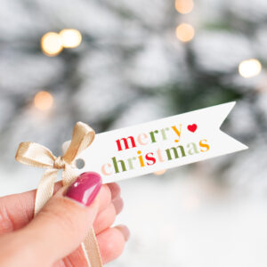 vianočné ceduľky na darčeky so satenovou stuhou merry christmas