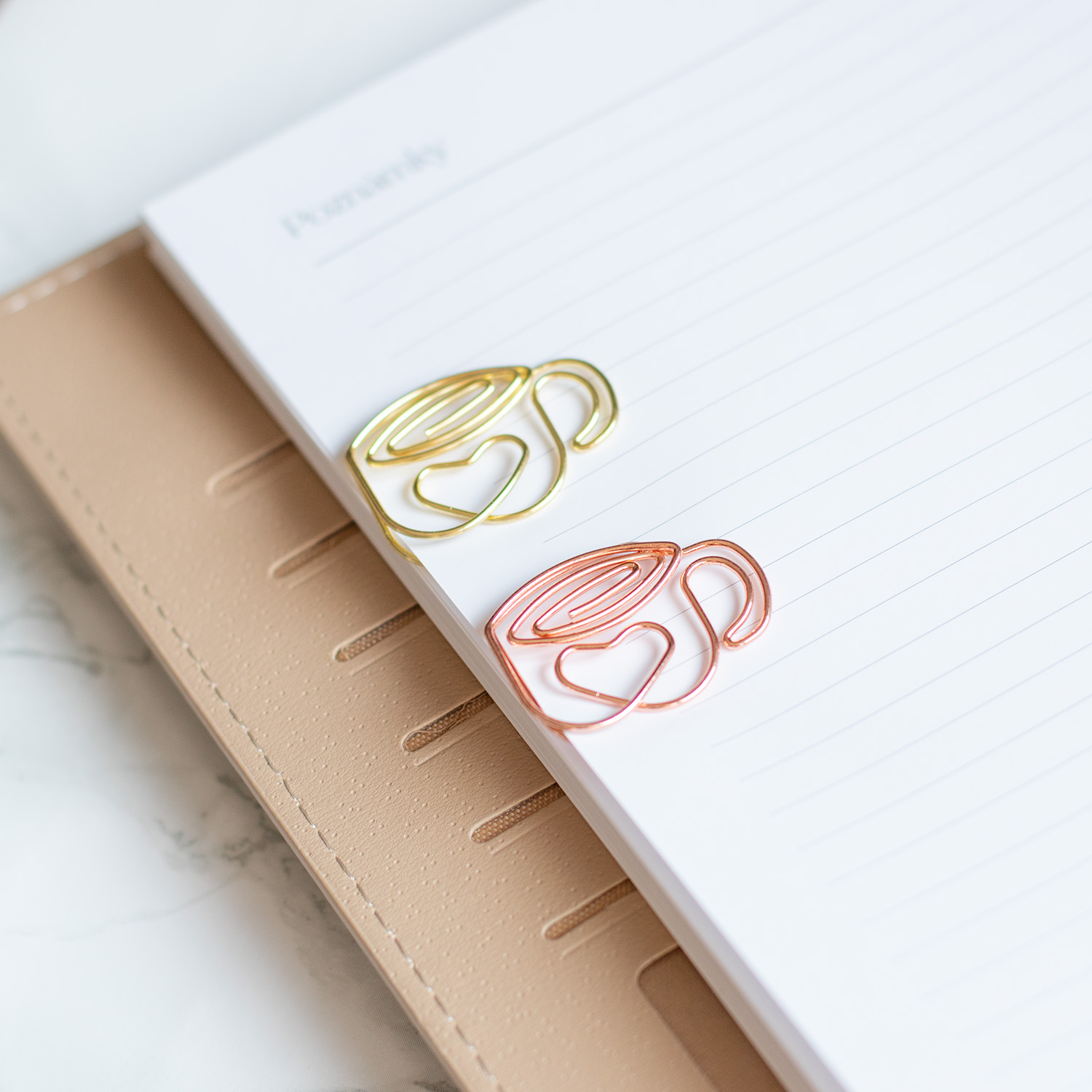 kancelárske sponky cup of coffee gold rosegld